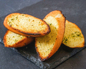 Garlic bread Slices (4)